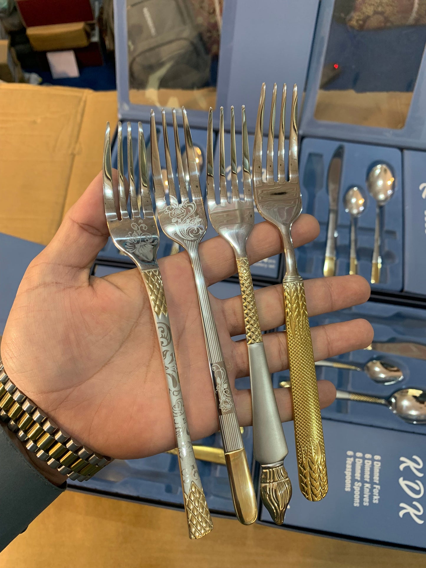 KDK 24pcs Stainless Steel Cutlery Set